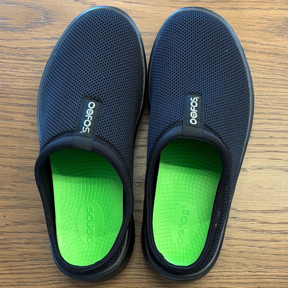 OOFOS OOCOOZIE SPORT MULE Black Slip-On Shoes with Neon Green Insoles